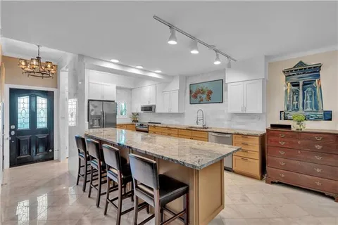 $615,000 | 7300 Lakeshore Drive, Unit 20, New Orleans, LA 70124