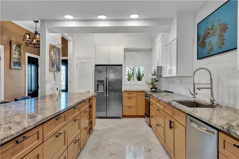 $615,000 | 7300 Lakeshore Drive, Unit 20, New Orleans, LA 70124