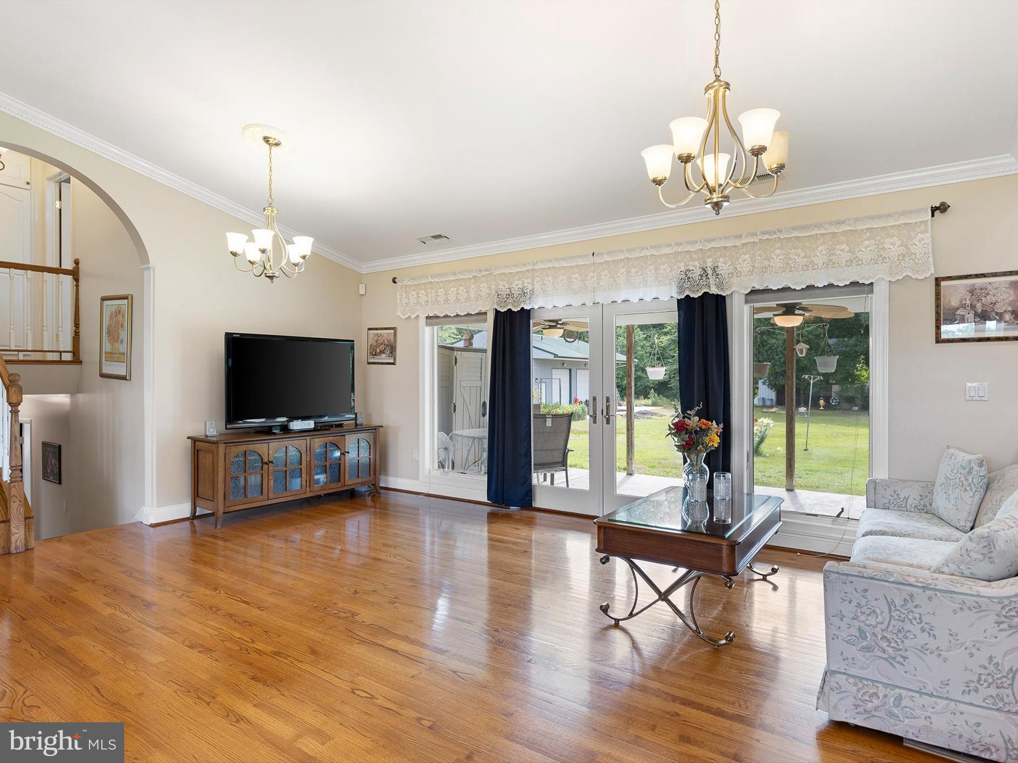 17435 Melville Road Henderson, MD 21640 - Photo 22 of 52 Living Room