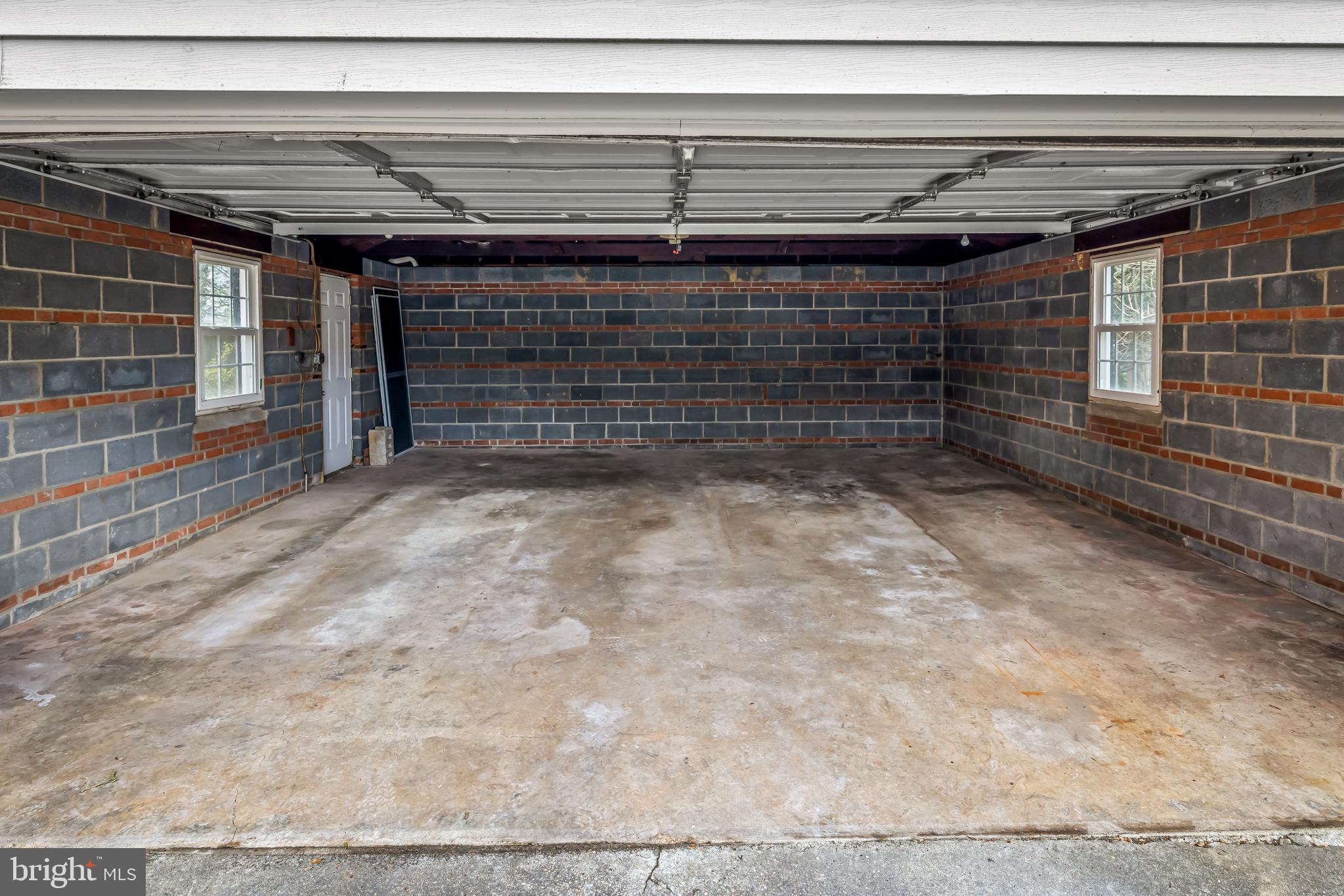 1607 Ruxton Road Towson, MD 21204 - Photo 45 of 46 a view of wooden door