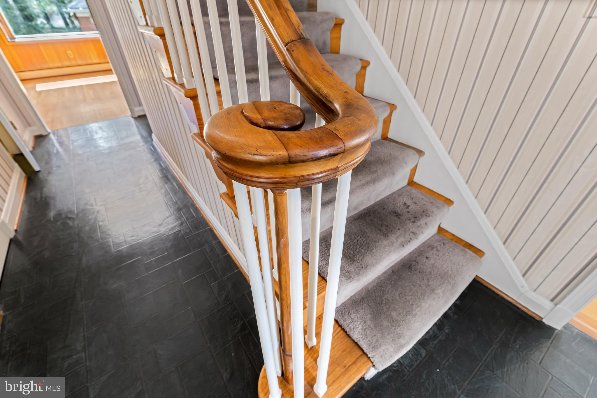 1607 Ruxton Road Towson, MD 21204 - Photo 6 of 46 a view of entryway