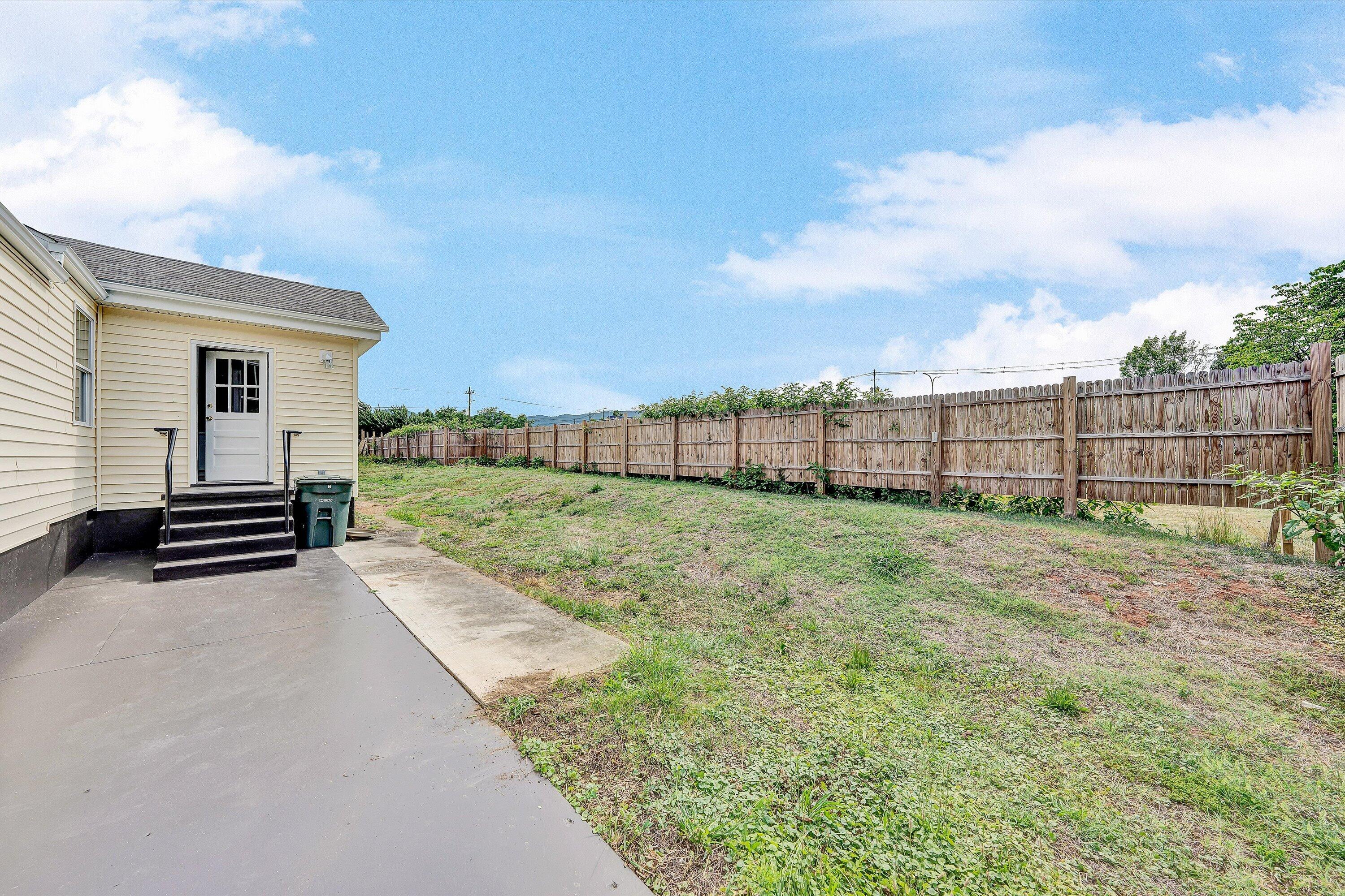 1127 Highland Road Salem, VA 24153 - Photo 18 of 23 Patio