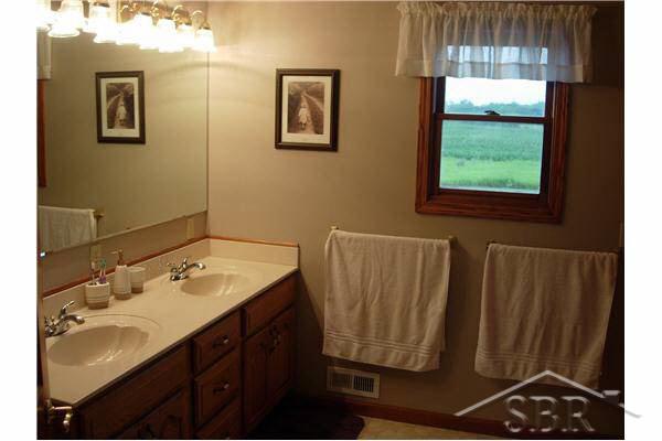 9745 Buck Road Freeland, MI 48623 - Photo 13 of 14 20034034-12.JPG