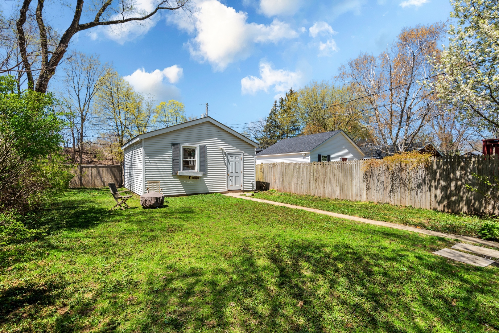 2120 Wesley Avenue Evanston, IL 60201 - Photo 27 of 32 a view of backyard of house with green space