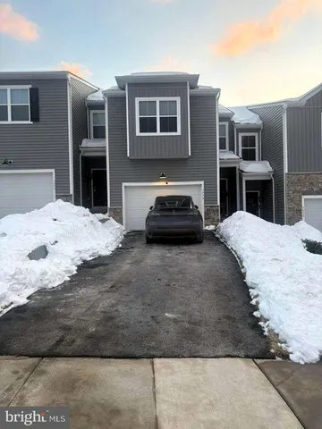 $447,000 | 7573 Clayton Avenue, Coopersburg, PA 18036