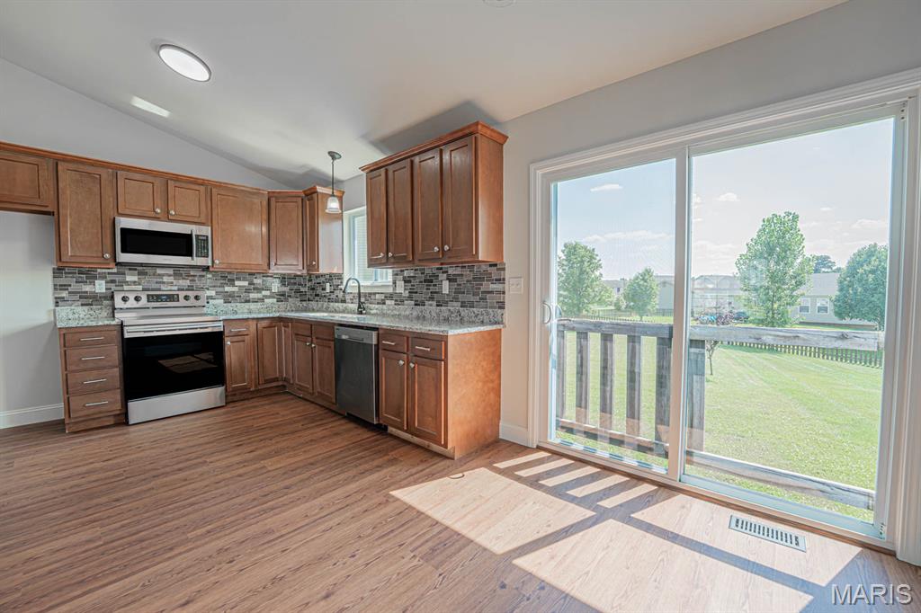 46 Hampton Drive Troy, MO 63379 - Photo 8 of 42