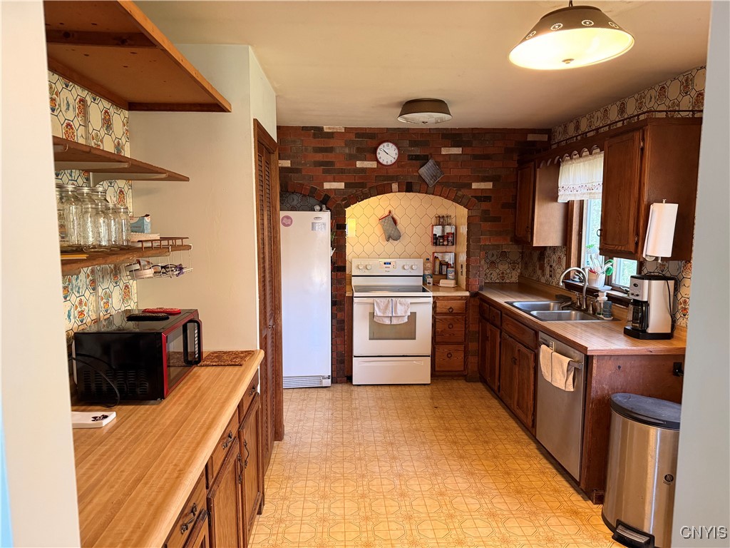 5831 Stokes Lee Center Road Lee, NY 13363 - Photo 2 of 27