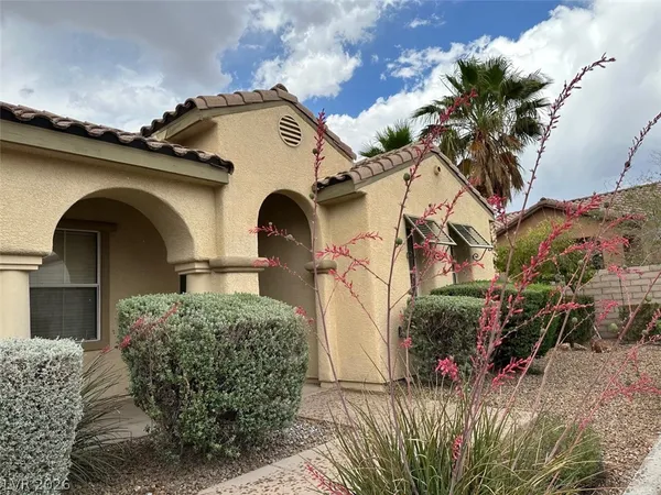 $2,100 | 11929 Kingfisher Daisy Court, Las Vegas, NV 89138