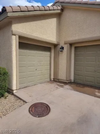 $2,100 | 11929 Kingfisher Daisy Court, Las Vegas, NV 89138