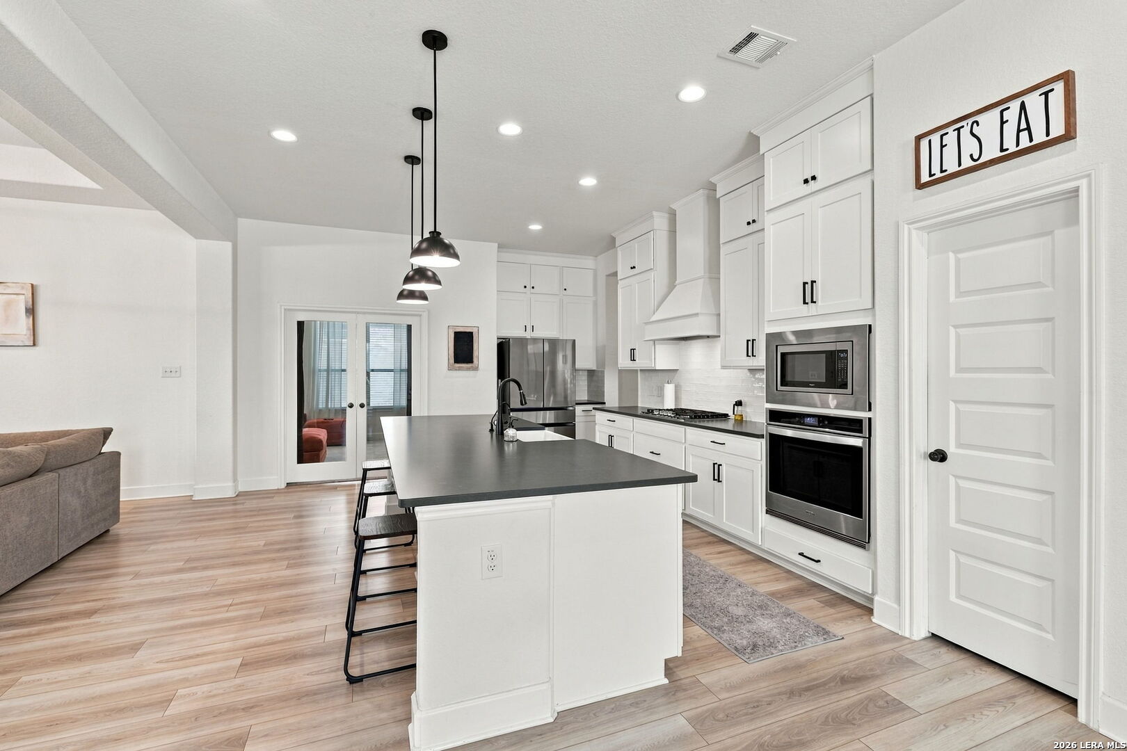 8735 Gate Forest Fair Oaks Ranch, TX 78015 - Photo 8 of 40 Gallery Image 8