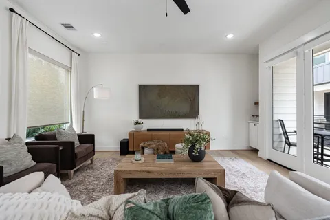 $555,000 | 1207 East 24th Street, Unit A, Houston, TX 77009