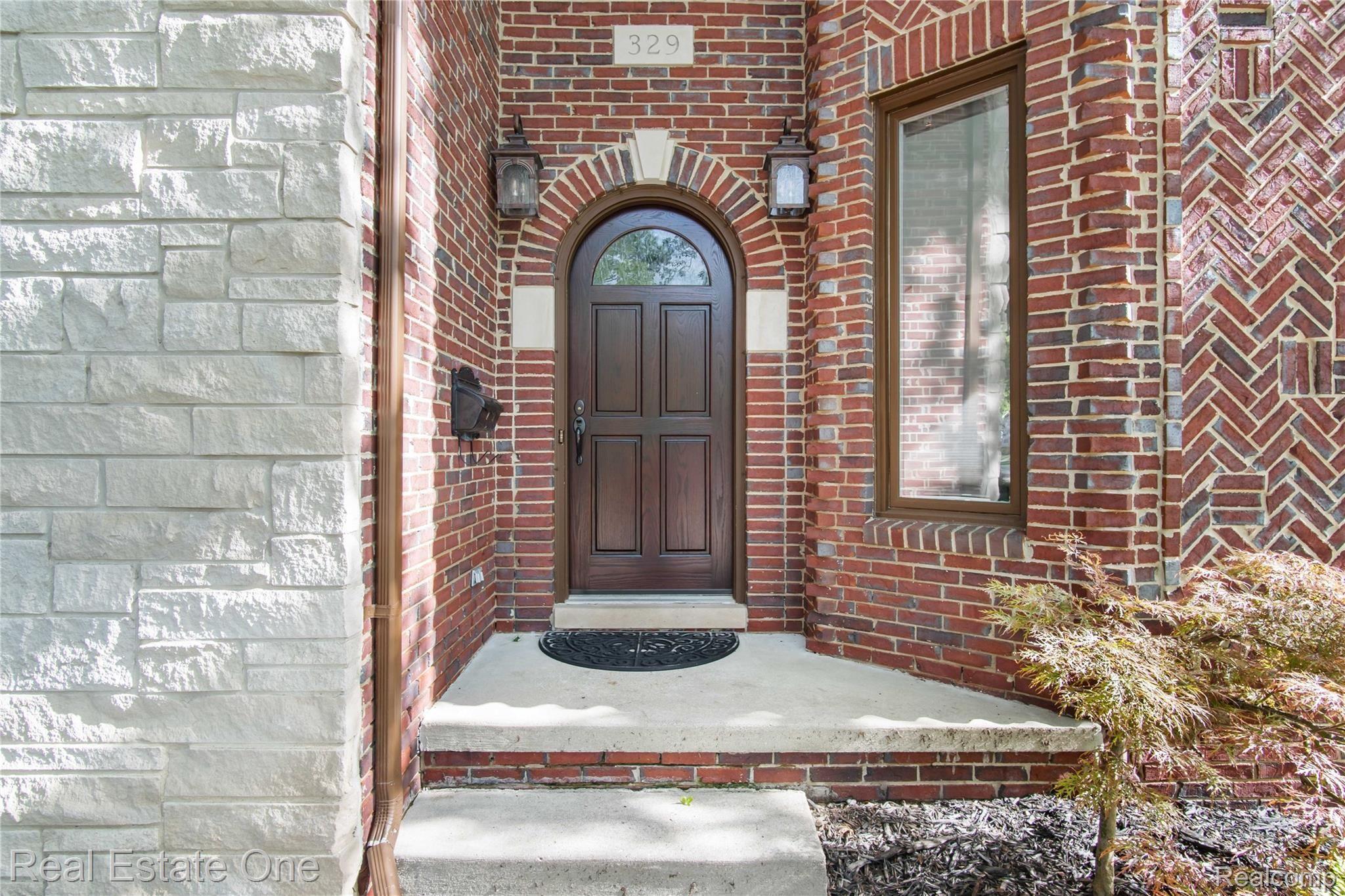 329 Griggs Street Rochester, MI 48307 - Photo 11 of 52 DSC00316.jpg
