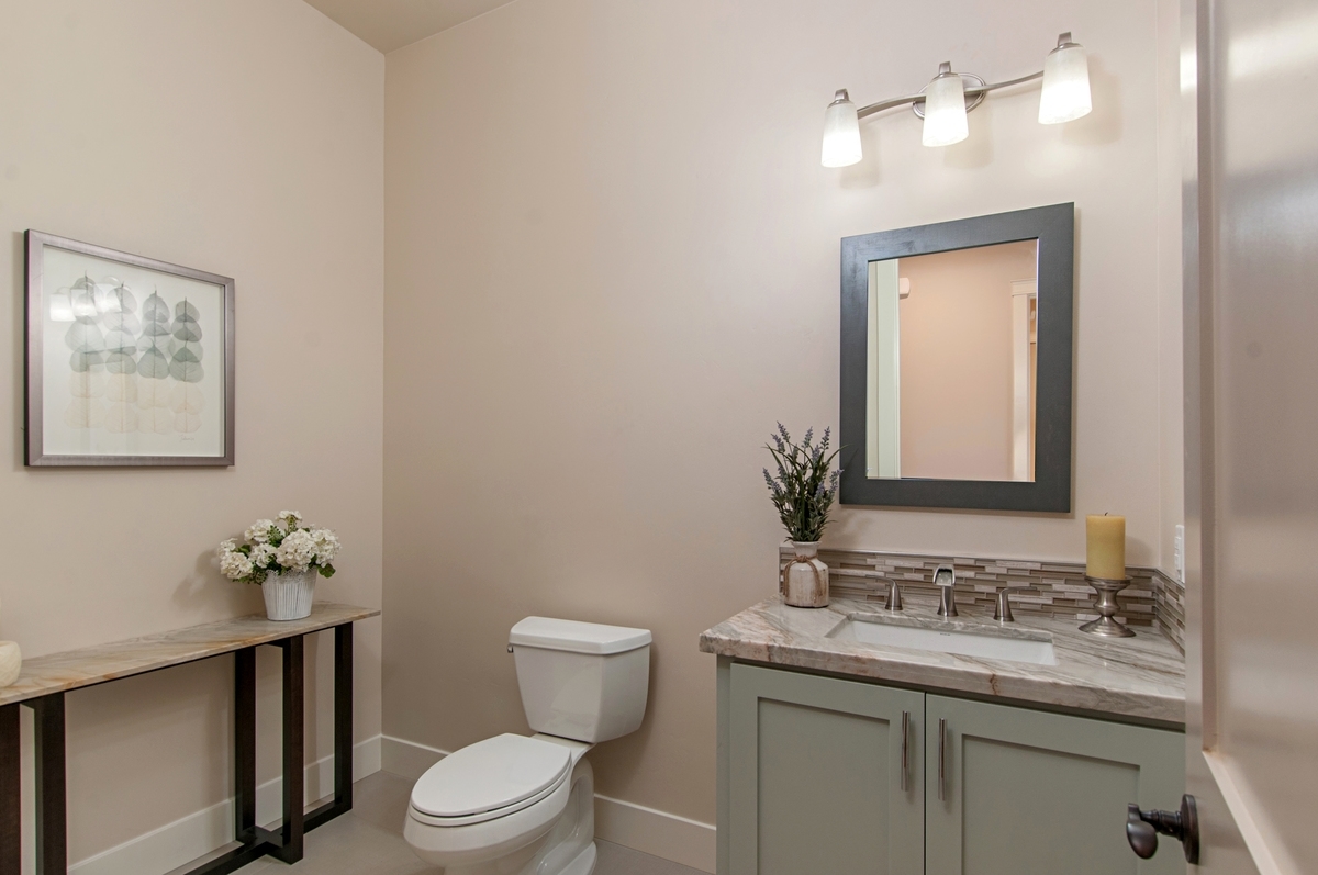 13495 Del Poniente Road Poway, CA 92064 - Photo 12 of 24 powder Room
