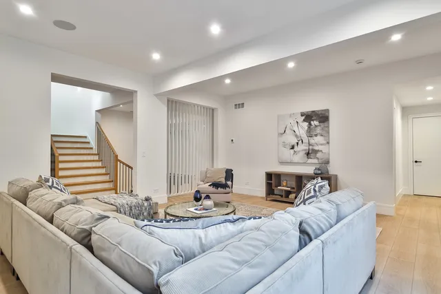 $2,599,000 | 533 Kensington Court, Hinsdale, IL 60521