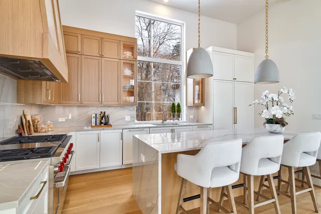 $2,599,000 | 533 Kensington Court, Hinsdale, IL 60521