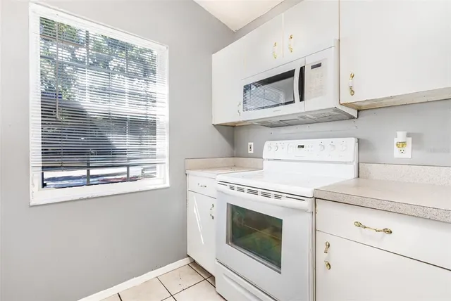 $305,000 | 1107 3rd Street East, Bradenton, FL 34208