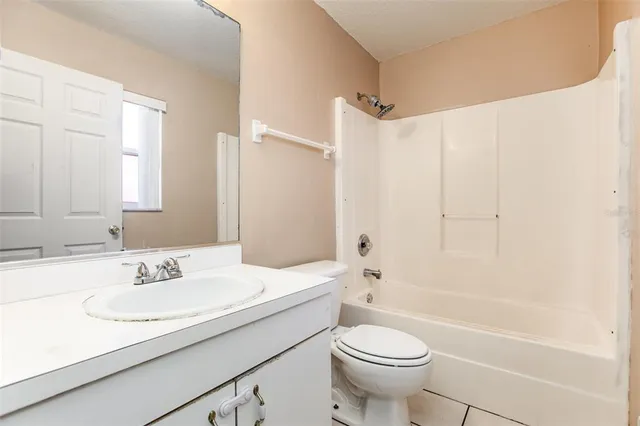 $305,000 | 1107 3rd Street East, Bradenton, FL 34208