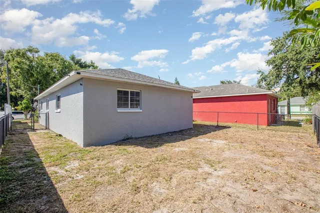 $305,000 | 1107 3rd Street East, Bradenton, FL 34208