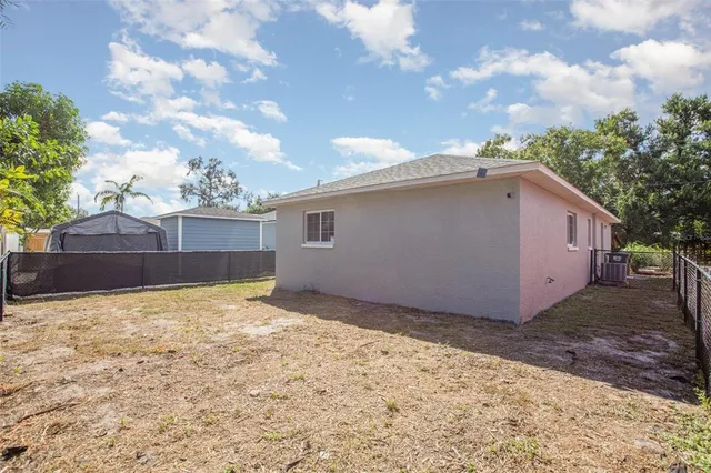 $305,000 | 1107 3rd Street East, Bradenton, FL 34208