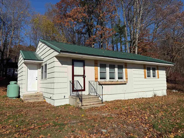 $2,000 | 42 Woodland Avenue, Laconia, NH 03246