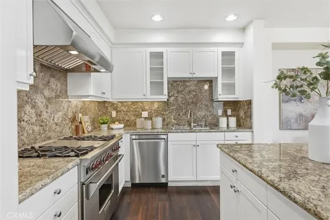 $1,145,000 | 5506 West 149th Place, Unit 5, Hawthorne, CA 90250