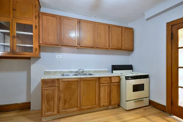 $1,350 | 5900 West Ohio Street, Unit 2, Chicago, IL 60644