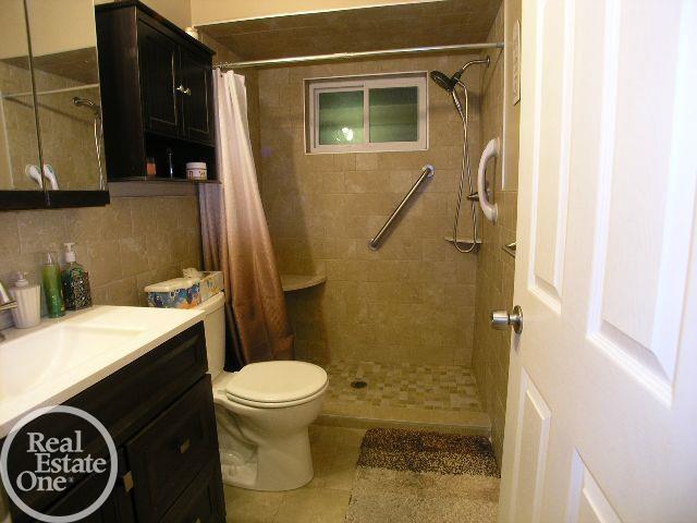 18011 Winsome Road Fraser, MI 48026 - Photo 15 of 38 50097694-14.JPG