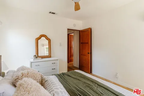 $1,095,000 | 13932 Hamlin Street, Valley Glen, CA 91401