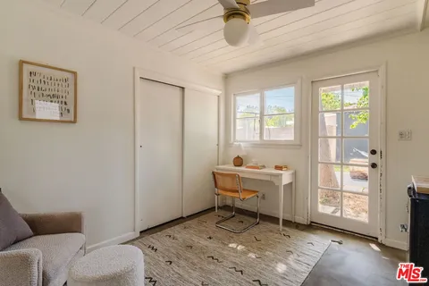 $1,095,000 | 13932 Hamlin Street, Valley Glen, CA 91401