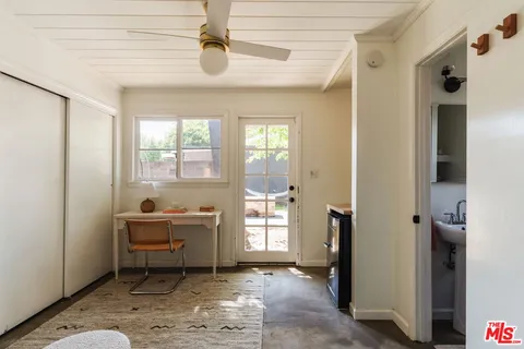 $1,095,000 | 13932 Hamlin Street, Valley Glen, CA 91401