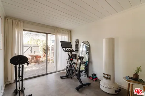 $1,095,000 | 13932 Hamlin Street, Valley Glen, CA 91401