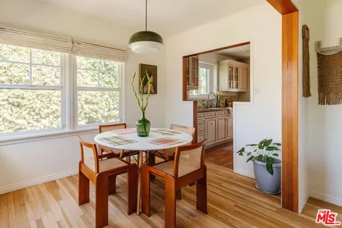 $1,095,000 | 13932 Hamlin Street, Valley Glen, CA 91401