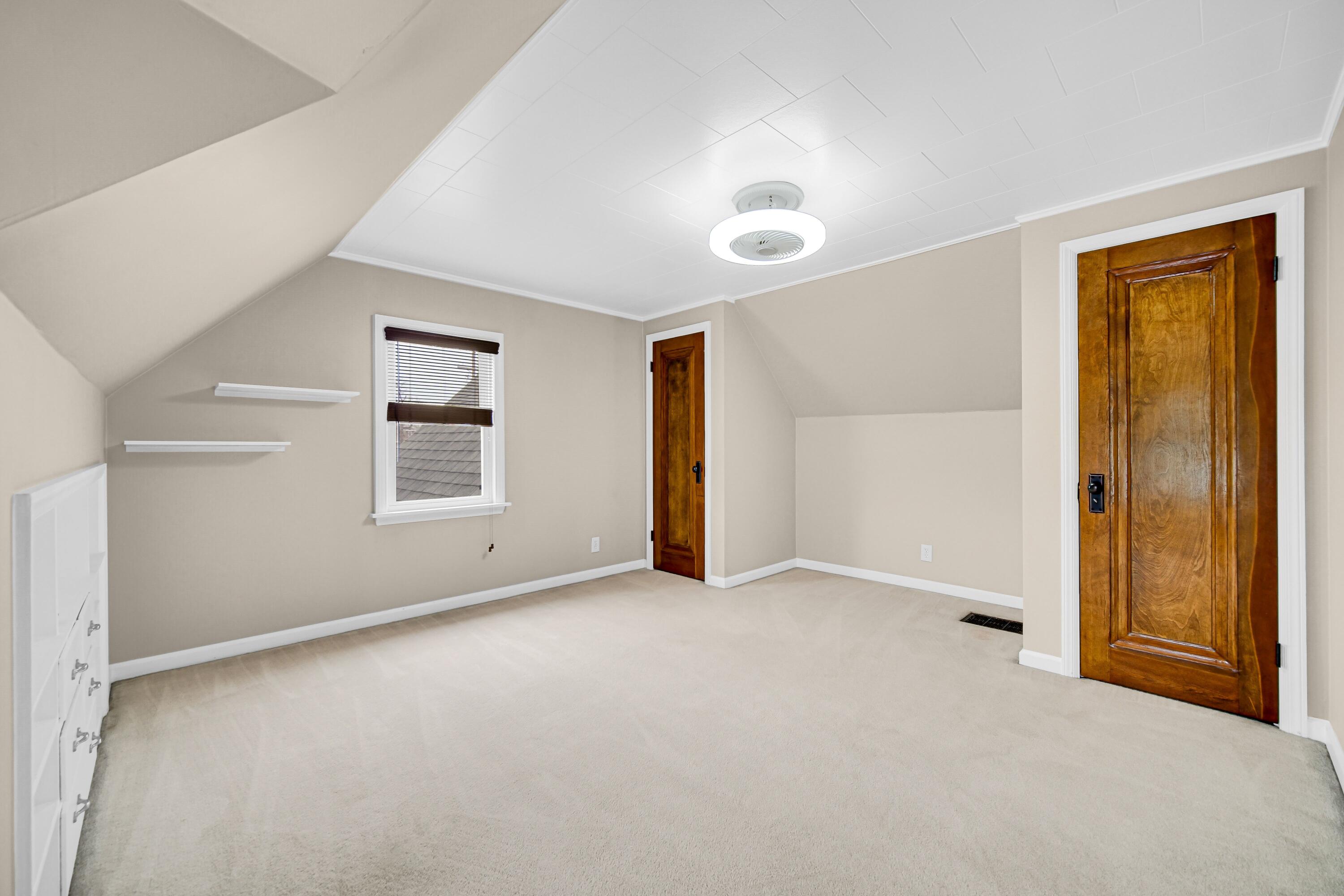 600 West North Street Crown Point, IN 46307 - Photo 16 of 24 an empty room with windows and closet