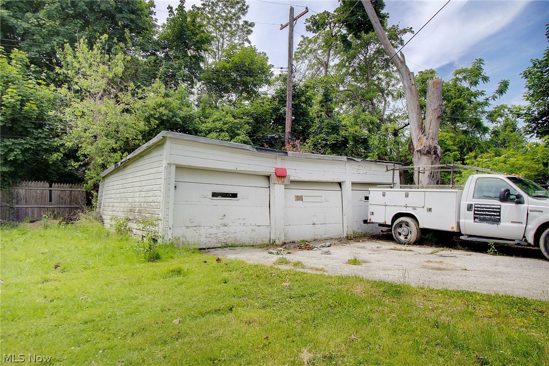 1872 Lampson Road Cleveland, OH 44112 - Photo 14 of 21 Detached three-car garage structure