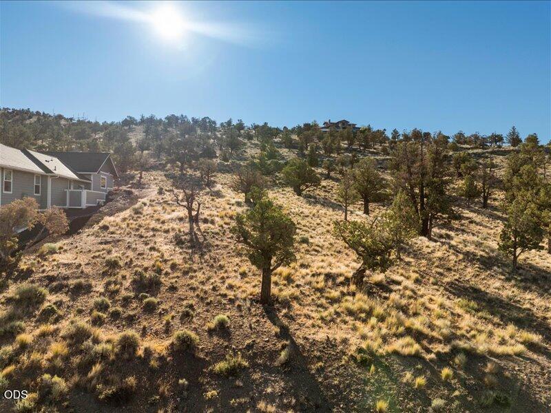 1340 View Point Court Redmond, OR 97756 - Photo 7 of 37