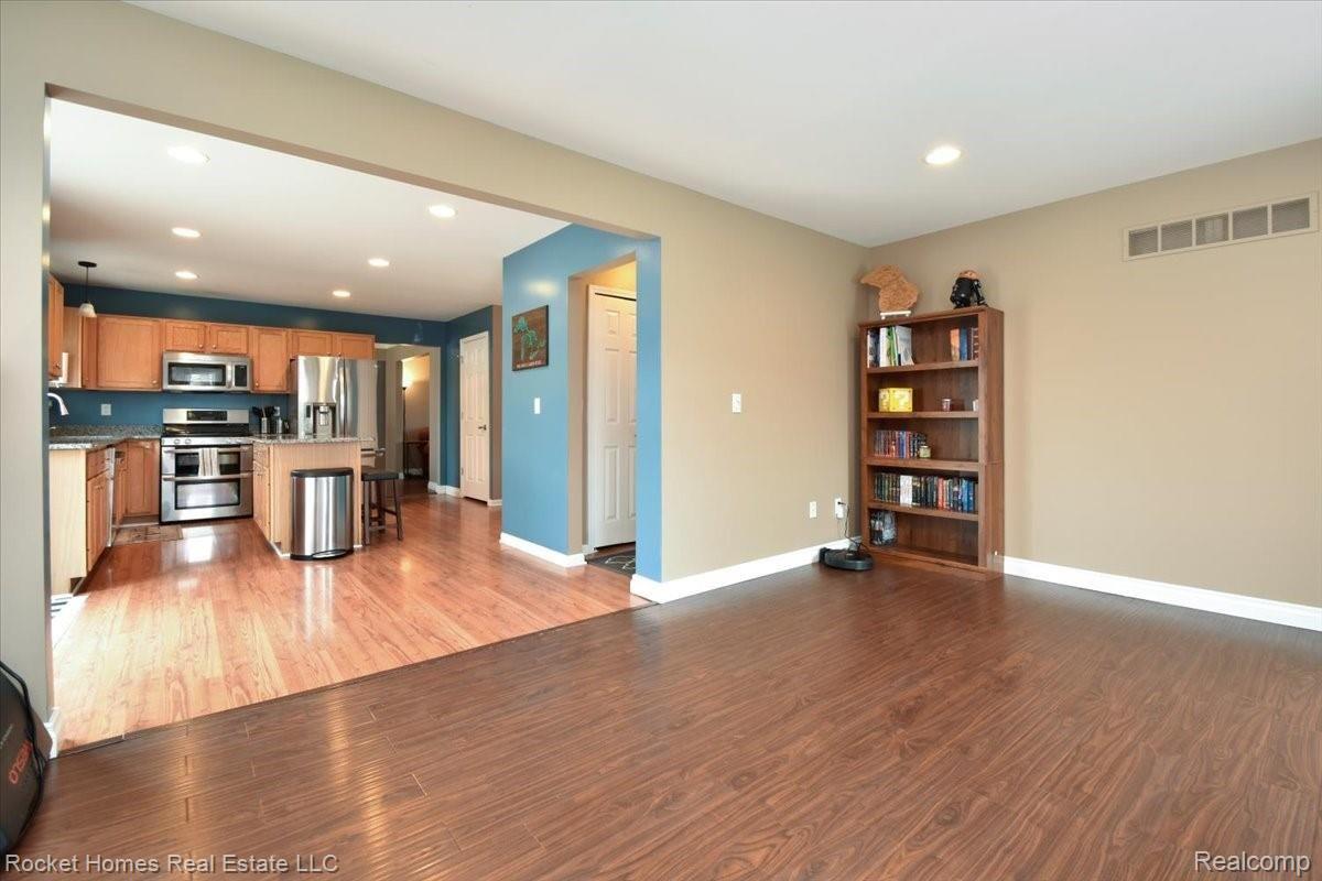 42691 Proctor Road Canton, MI 48188 - Photo 22 of 47 22-Family Room.jpg
