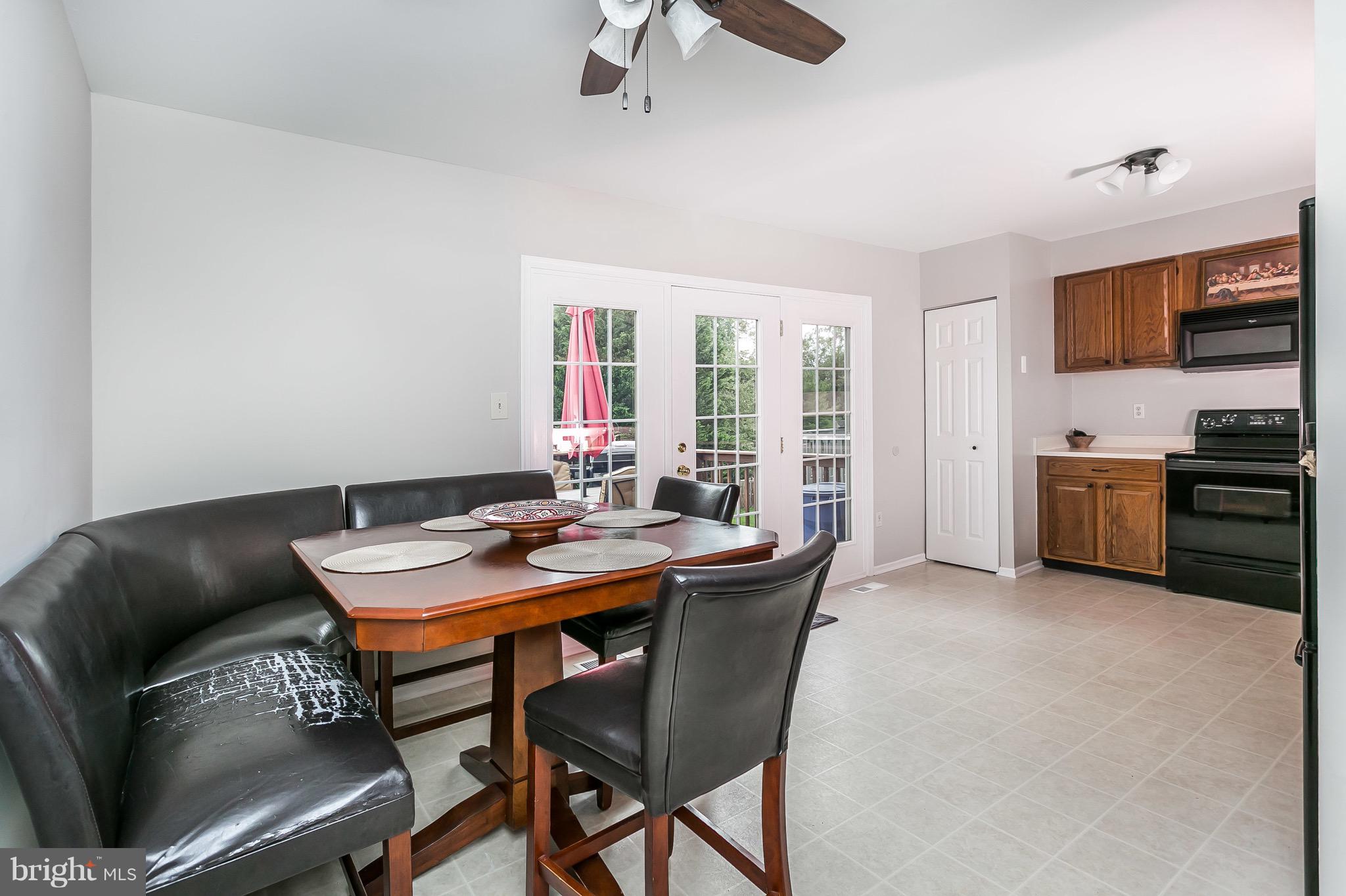 3944 Forest Valley Road Baltimore, MD 21234 - Photo 15 of 43 Large country kitchen
