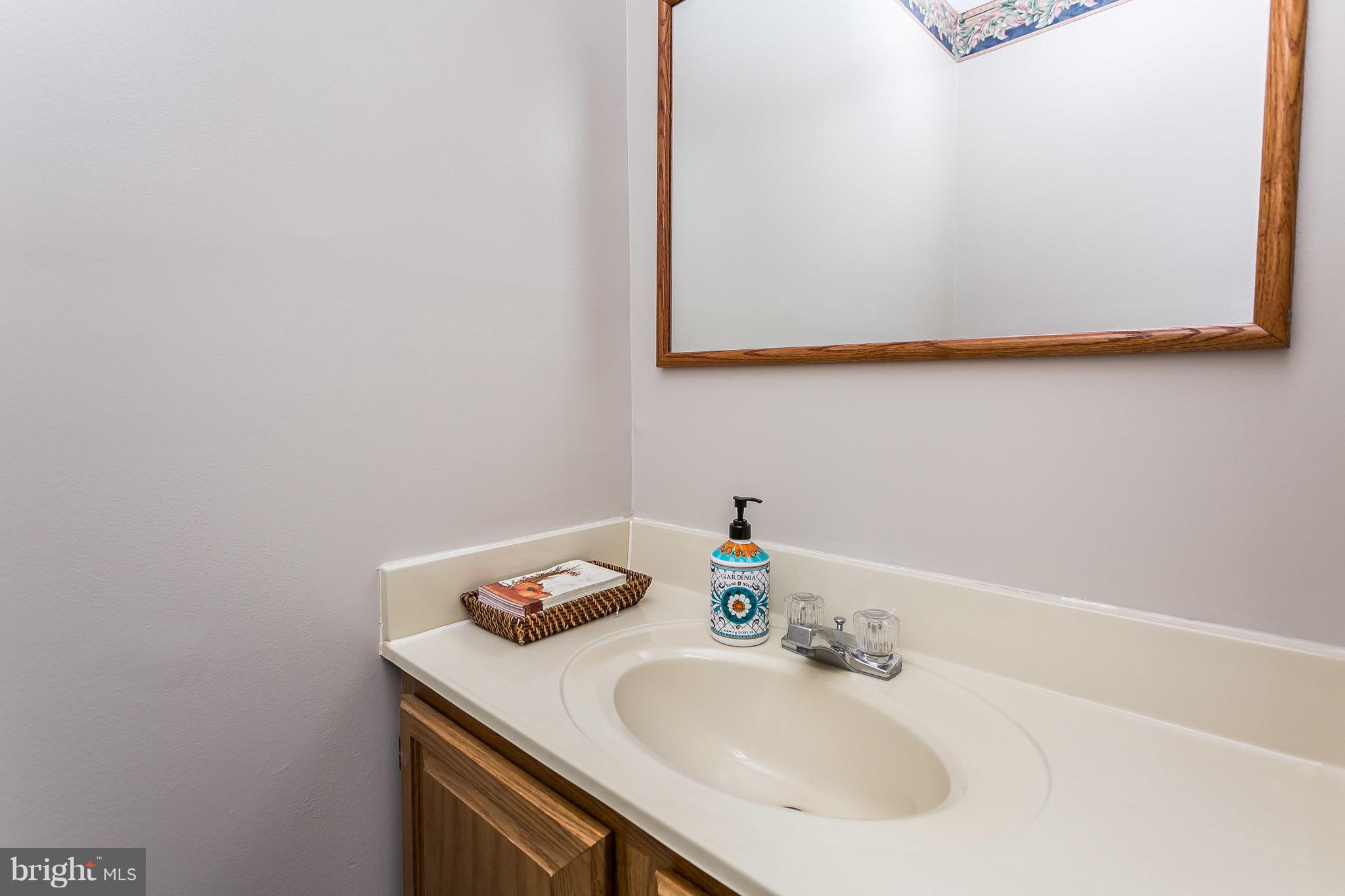 3944 Forest Valley Road Baltimore, MD 21234 - Photo 10 of 43 Powder room