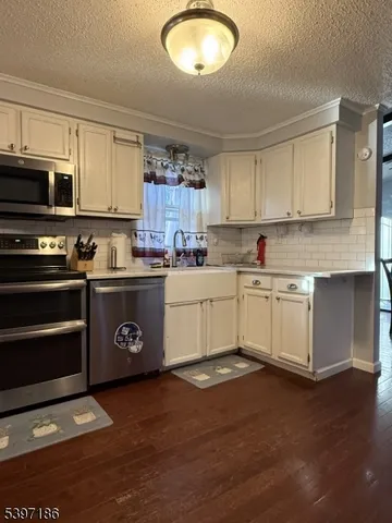 $479,000 | 8 Possaghi Road, Newton, NJ 07860