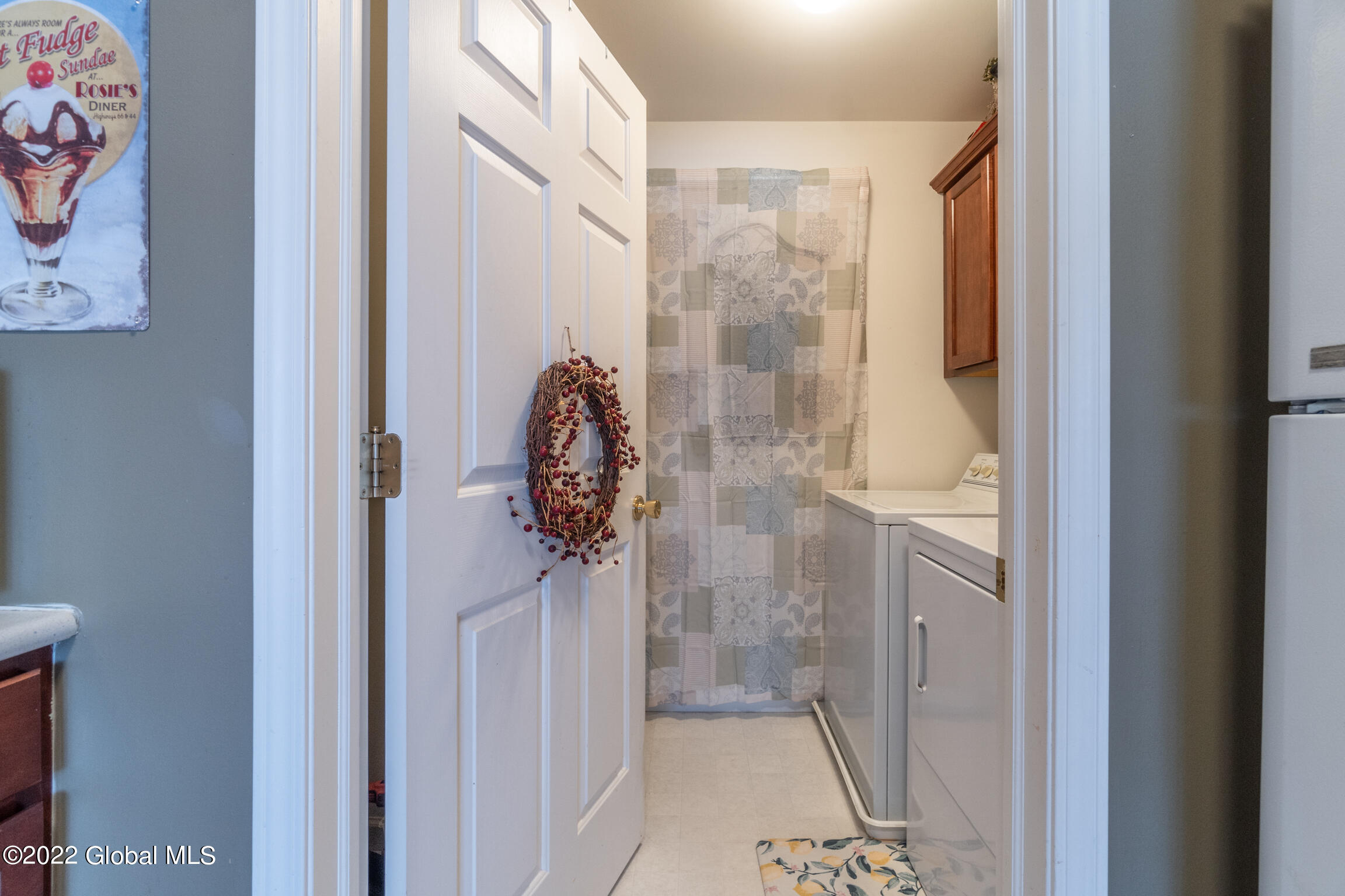 408 Evergreen Place Rensselaer, NY 12144 - Photo 5 of 29 408 Evergreen Pl Rensselaer NY mls-6