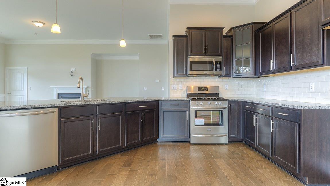 398 Bucklebury Road Greer, SC 29651 - Photo 6 of 36 Gallery Image 6