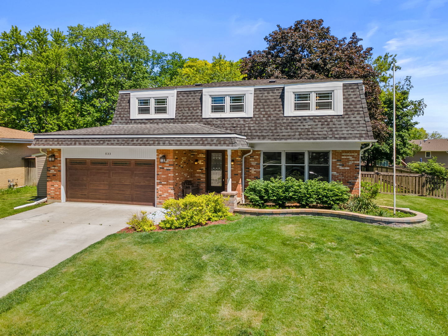 533 Beck Road Lindenhurst, IL 60046 - Photo 1 of 24