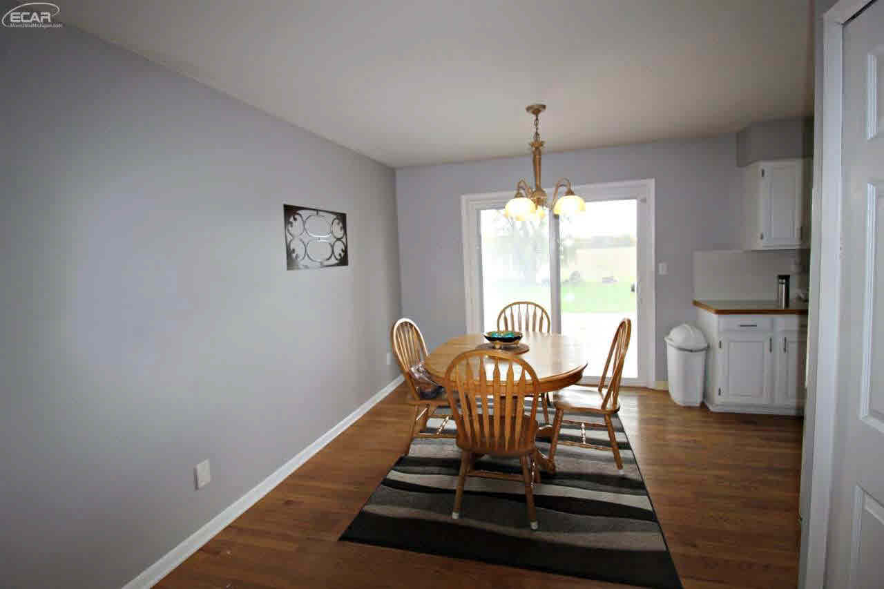 7161 Beecher Road Flint, MI 48532 - Photo 4 of 24 21231394-3.JPG