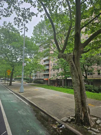 $309,000 | 240 Cozine Avenue, Unit 5B | East New York