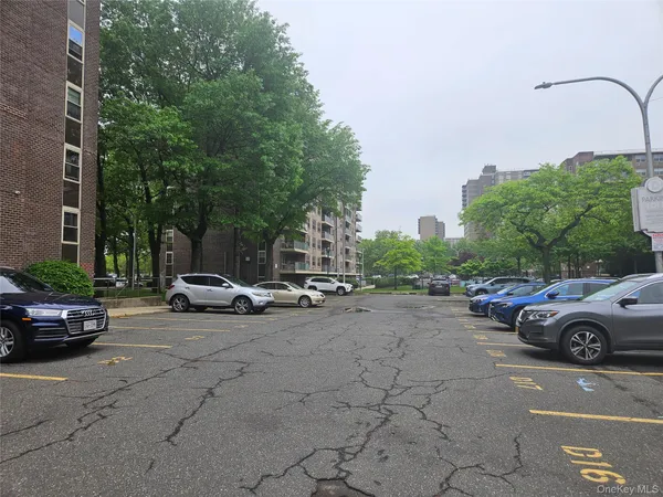 $309,000 | 240 Cozine Avenue, Unit 5B | East New York