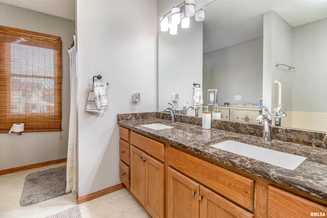 $3,200 | 1050 West Price Street, Eldridge, IA 52748