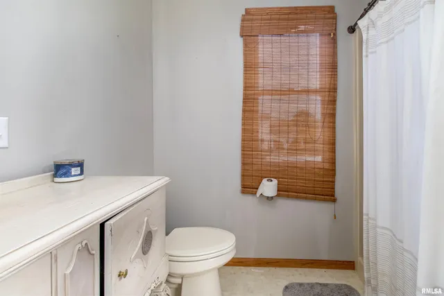 $3,200 | 1050 West Price Street, Eldridge, IA 52748