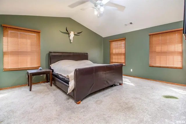 $3,200 | 1050 West Price Street, Eldridge, IA 52748