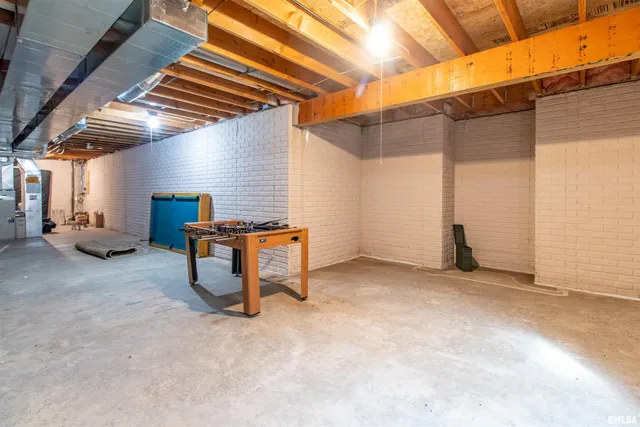 $3,200 | 1050 West Price Street, Eldridge, IA 52748