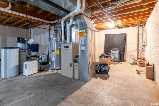 $3,200 | 1050 West Price Street, Eldridge, IA 52748